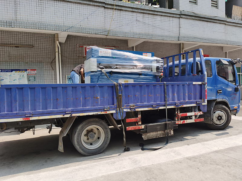 裁斷機發貨現場